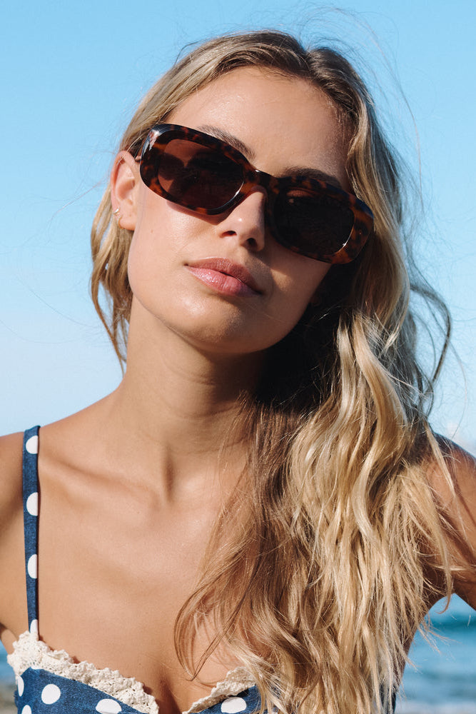 I-SEA Margot in Tort/Brown with Polarized Lens - On Model | BikiniBird