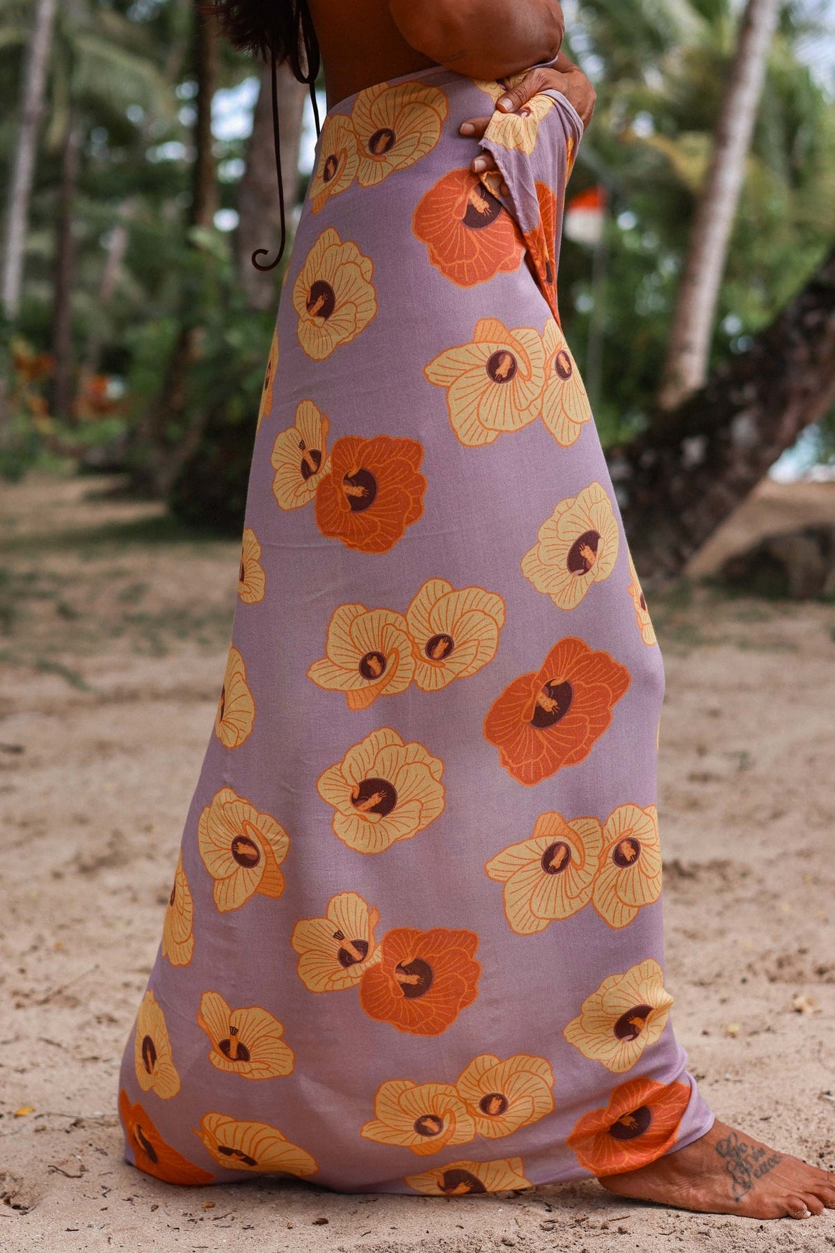 Tag Aloha Pareo in Hau Blossom