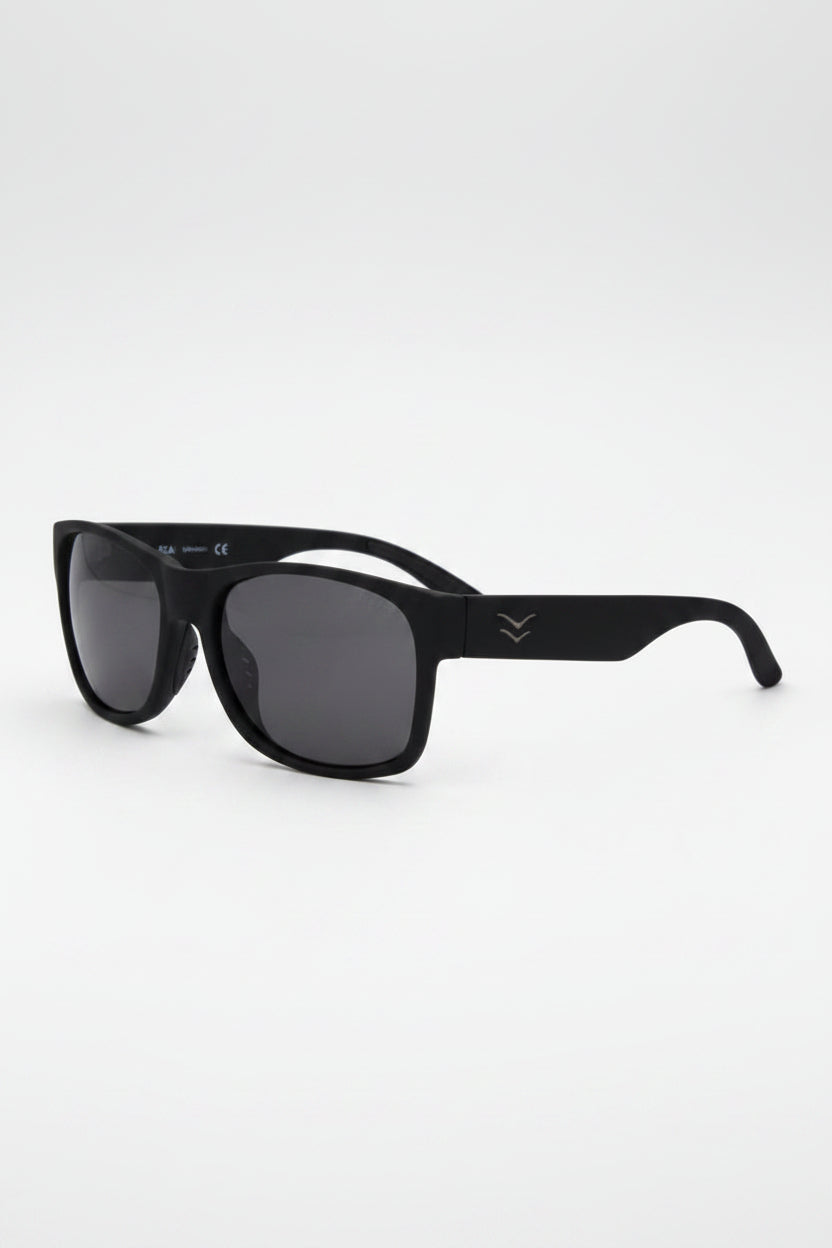 I-SEA Seven Seas in Black Rubber / Smoke Polarized Lens
