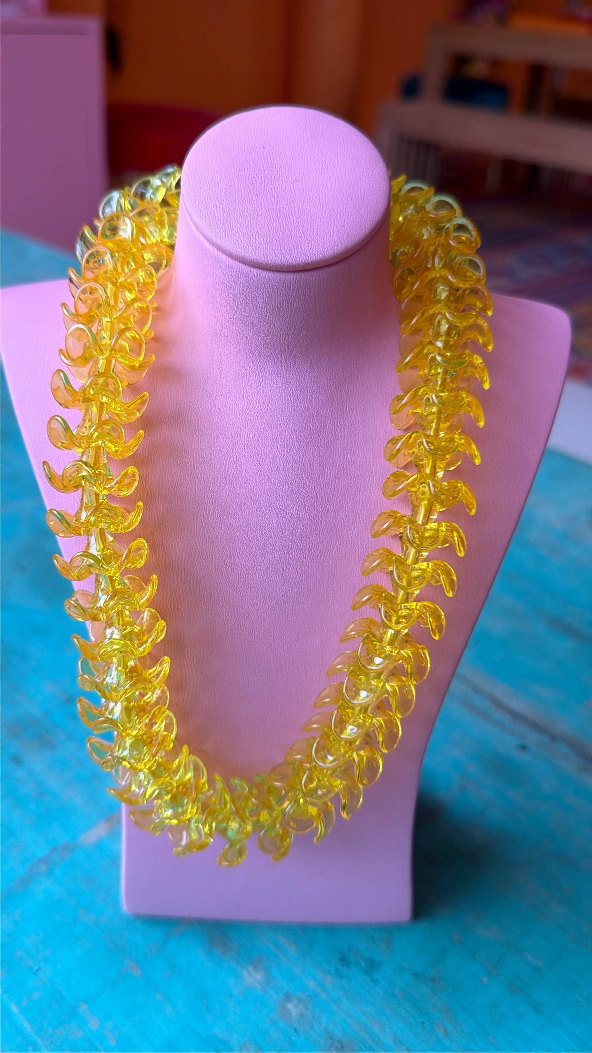 Puakenikeni lei Kit: Translucent yellow