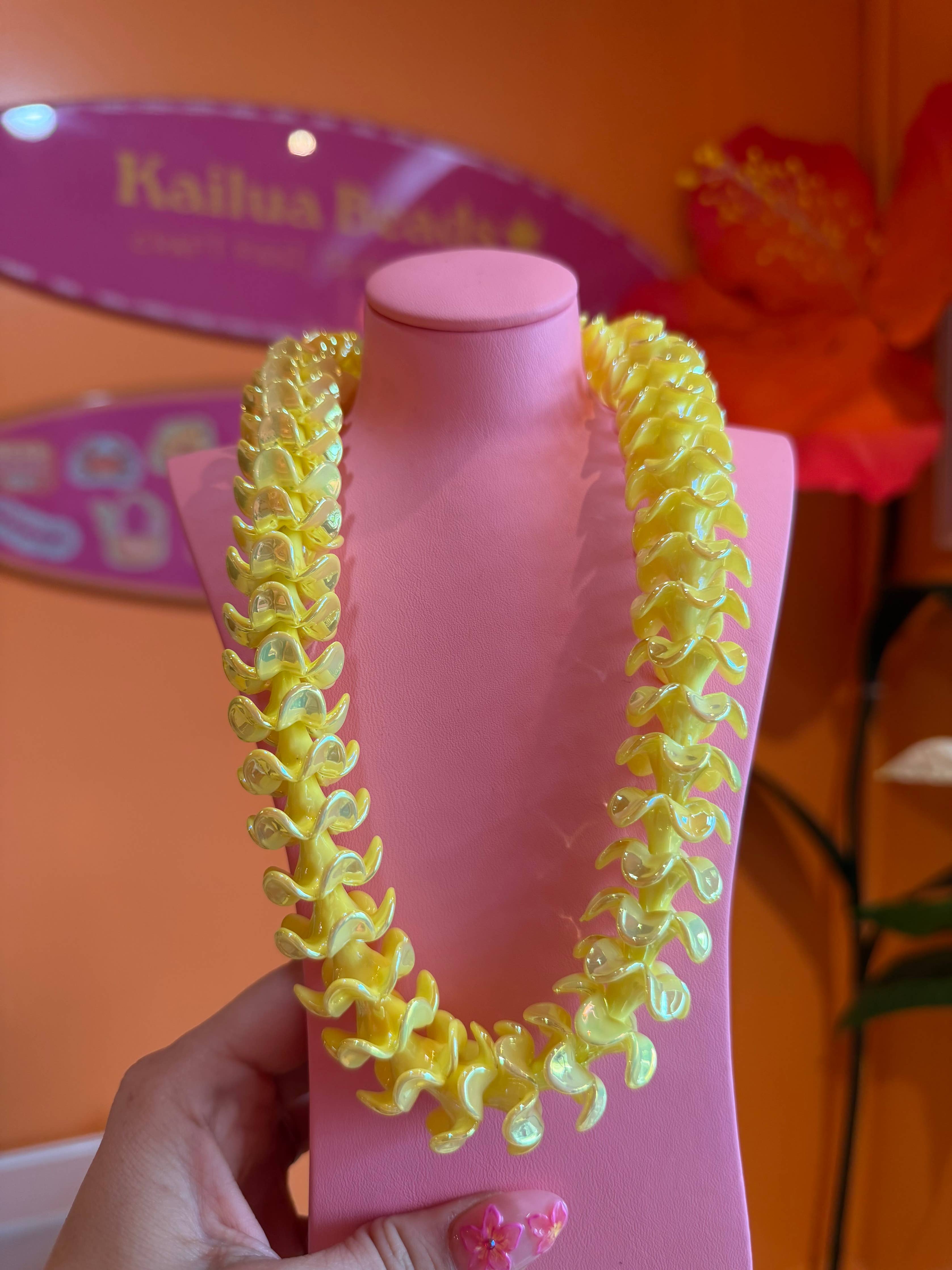 Puakenikeni lei Kit: Translucent yellow
