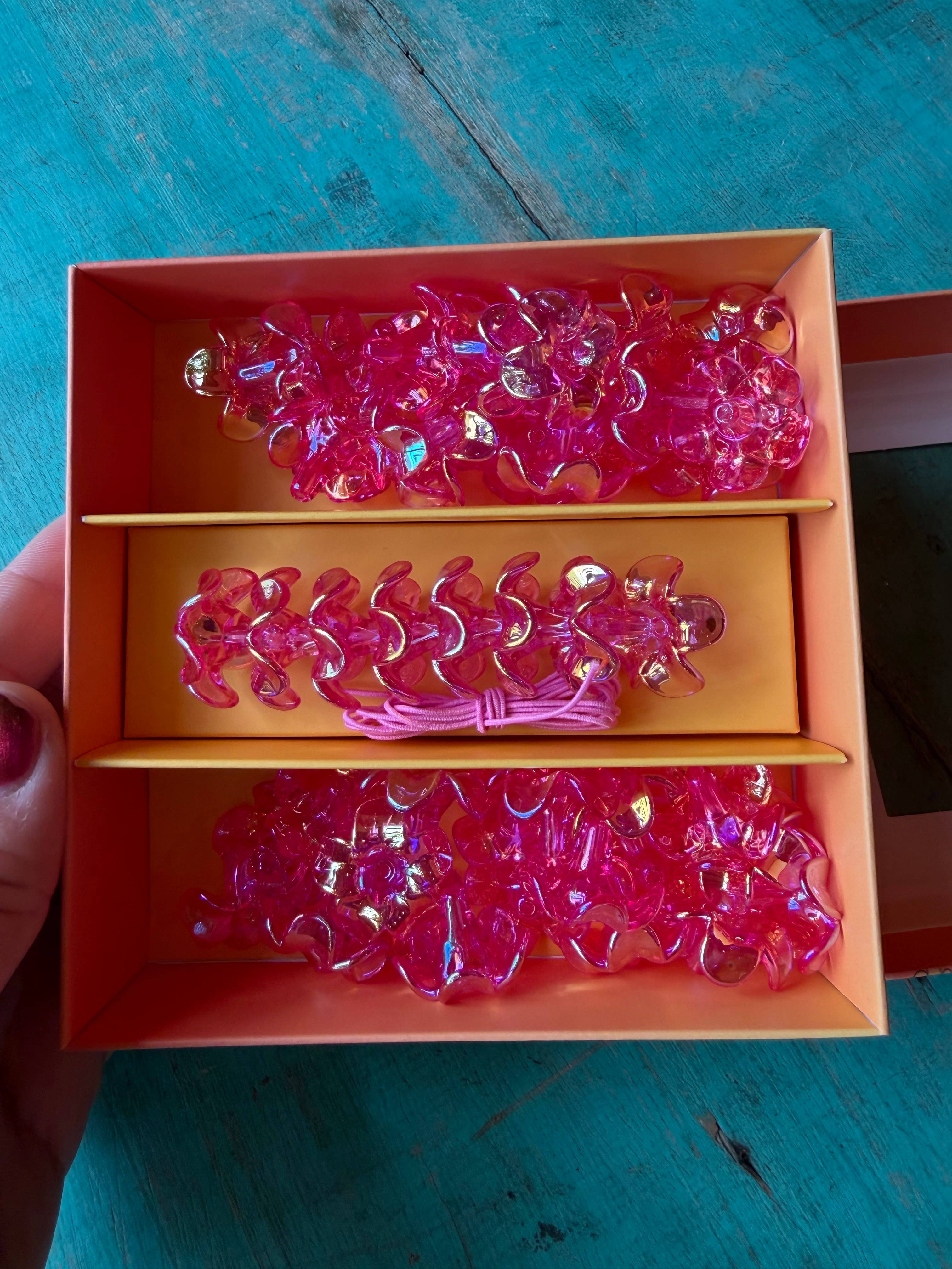 Kailua Beads Puakenikeni lei Kit: Translucent