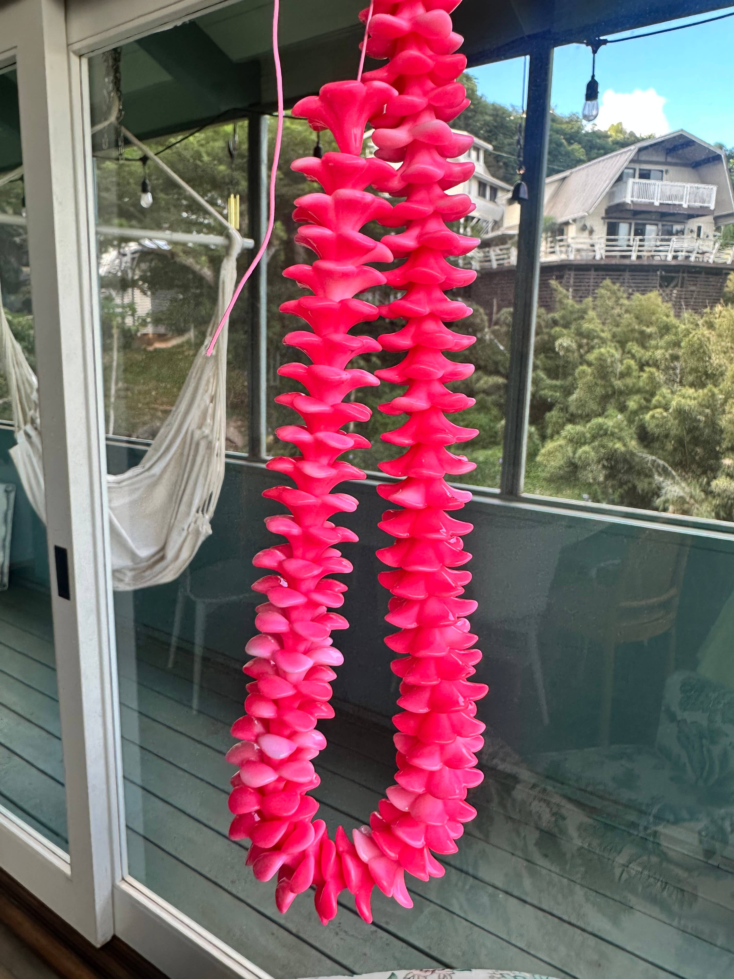 Make Your Own Plumeria Lei: Translucent Yellow